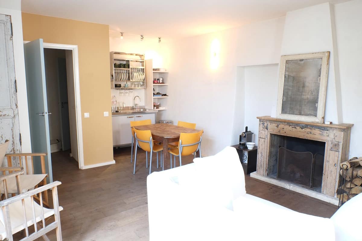 Huis, 2 slaapkamers (Angleterre) | Woonkamer | Een flatscreentelevisie