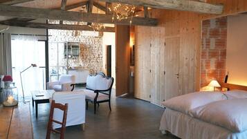 Loft | Living area | Flat-screen TV