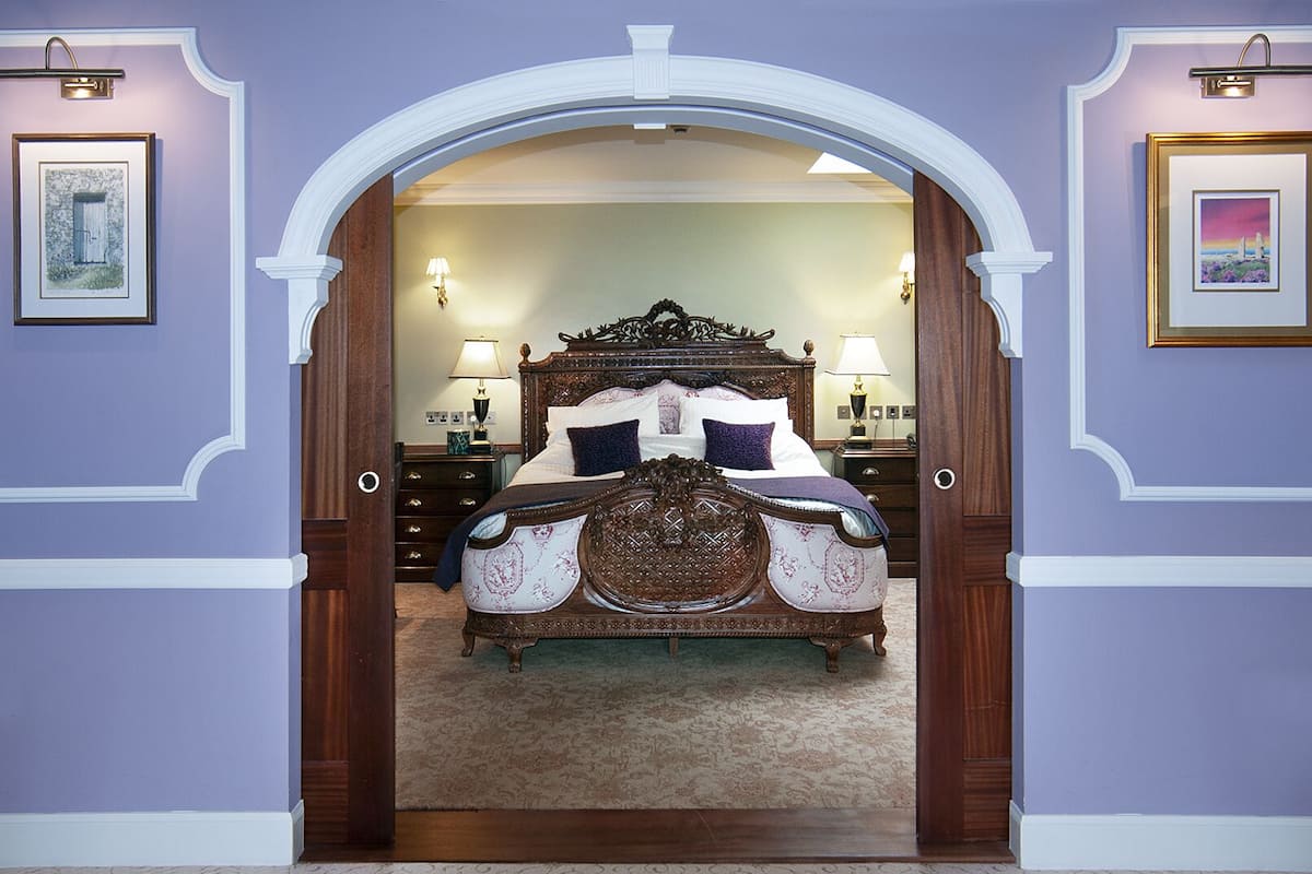 Deluxe Suite (Melsetter) | 1 bedroom, blackout curtains, iron/ironing board, free WiFi