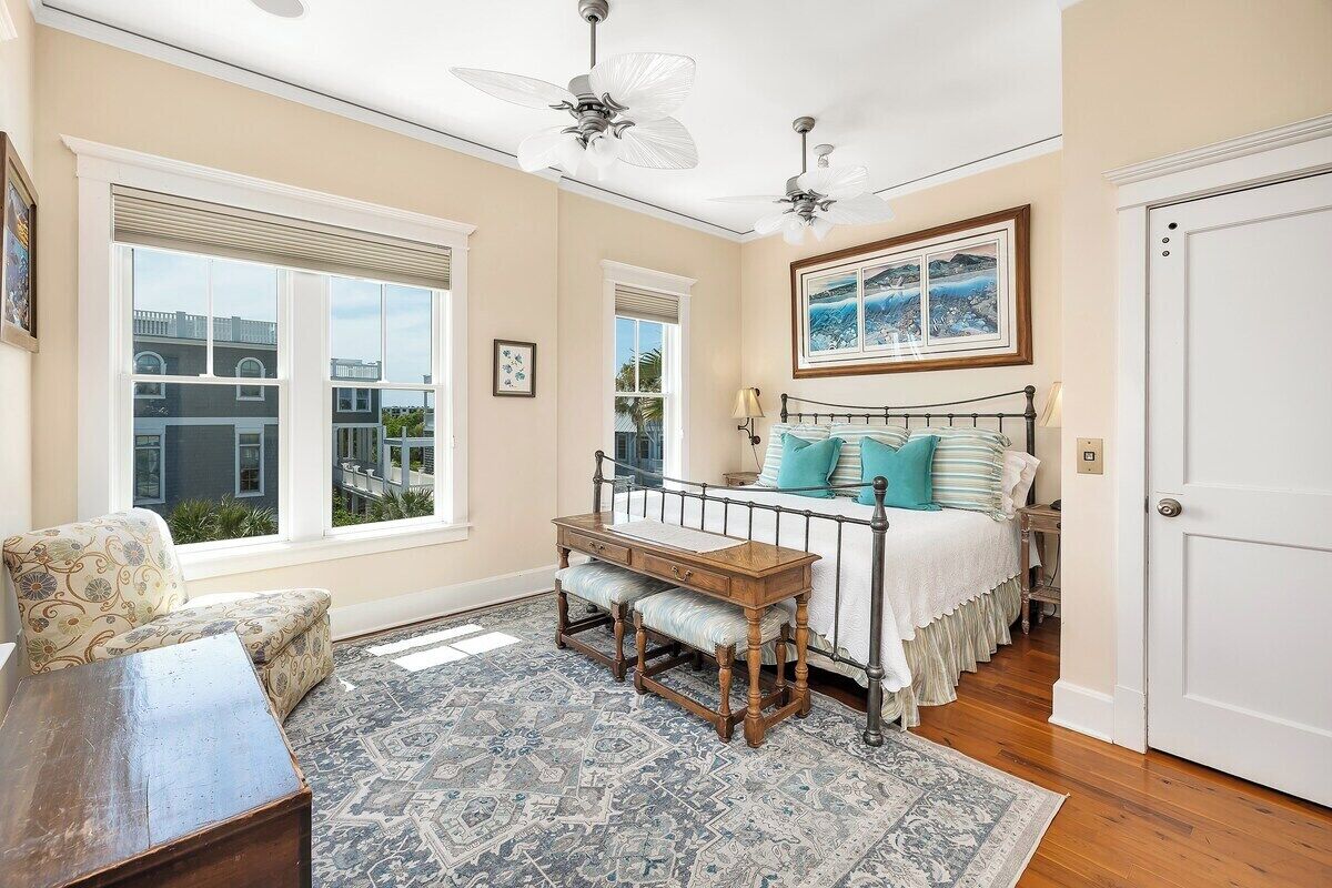 4 bedrooms, iron/ironing board, free WiFi, bed sheets