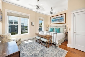 4 chambres, fer et planche à repasser, Wi-Fi gratuit, draps fournis