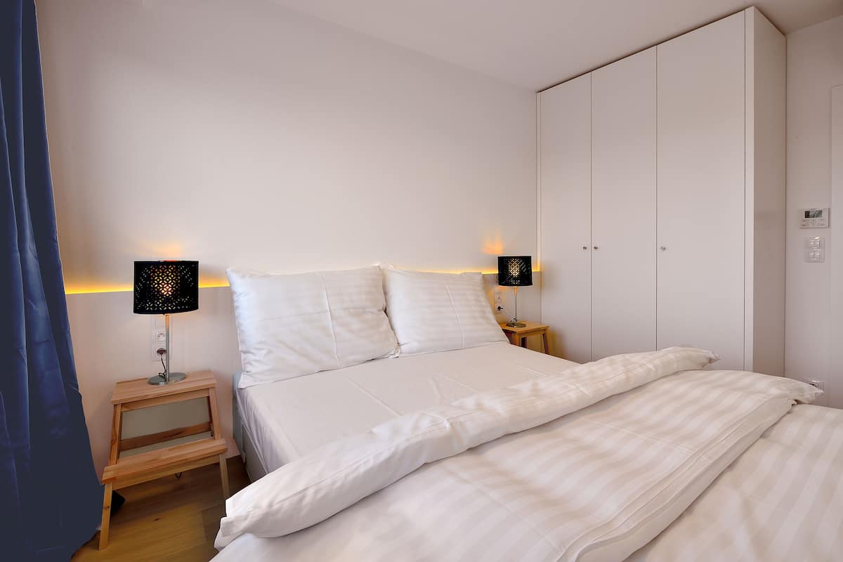 Biancheria da letto ipoallergenica, tende oscuranti, ferro/asse da stiro