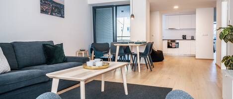 Appartement Premium, 3 chambres | Literie hypoallergénique, rideaux occultants, fer et planche à repasser