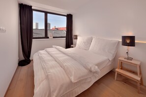 Allergikerbettwaren, Verdunkelungsvorhänge, Bügeleisen/Bügelbrett