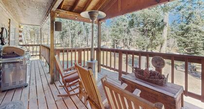 Secluded and rustic home with heated deck - lake & golf nearby