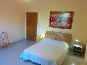Decoración personalizada, muebles diferentes y wifi gratis
