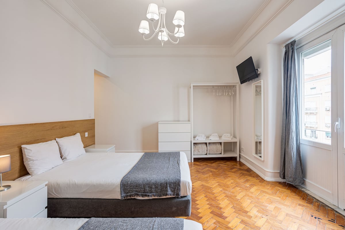 Triple Room | 1 bedroom, desk, laptop workspace, blackout curtains