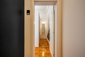 Suite Deluxe, bany privat | 1 dormitori, escriptori i espai de treball apte per a portàtils