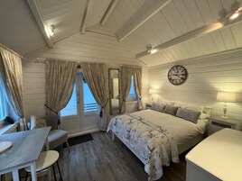 Garden Lodge | Individually decorated, individually furnished, iron/ironing board