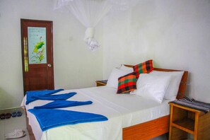 Frigobar, cofres nos quartos, individualmente decorados