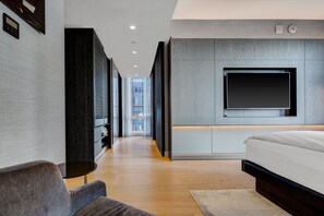Property entrance - Equinox Hotel New York (New York)