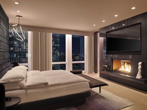 Egyptian cotton sheets, premium bedding, down duvets, pillow-top beds - Equinox Hotel New York (New York)