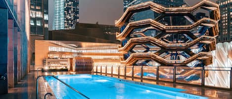 Innenpool, Außenpool (je nach Saison geöffnet), Cabañas (gegen Gebühr)