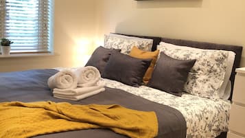 2 bedrooms, soundproofing, iron/ironing board, free WiFi