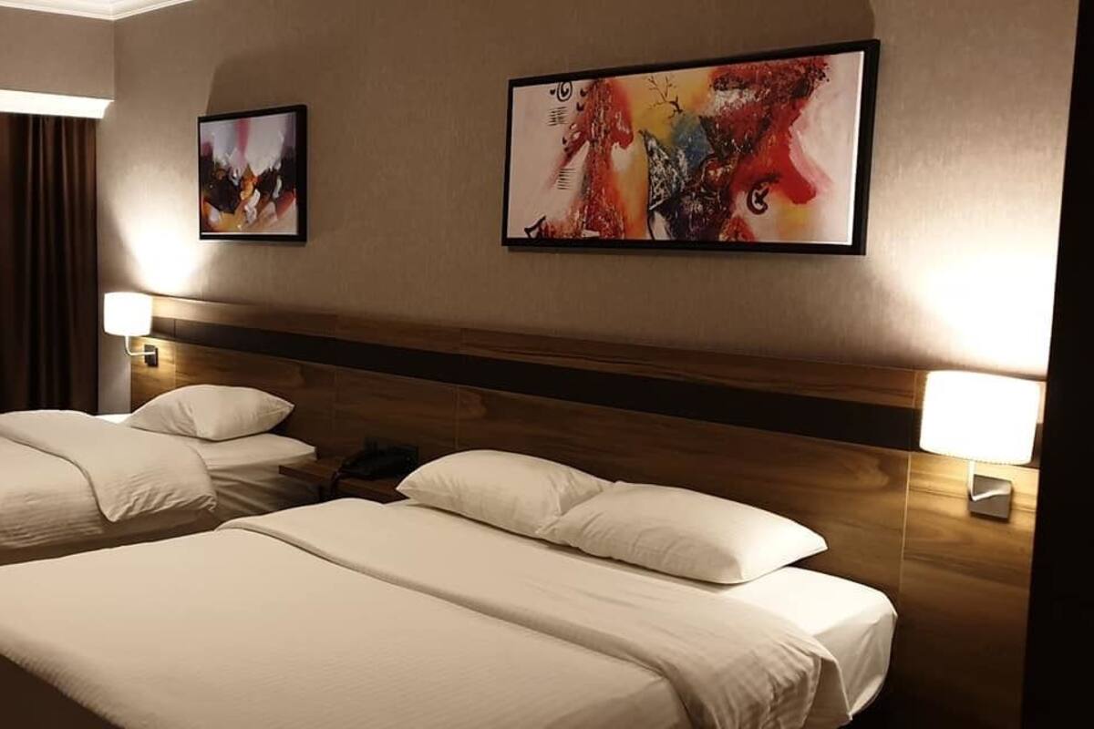 Rollaway beds, free WiFi