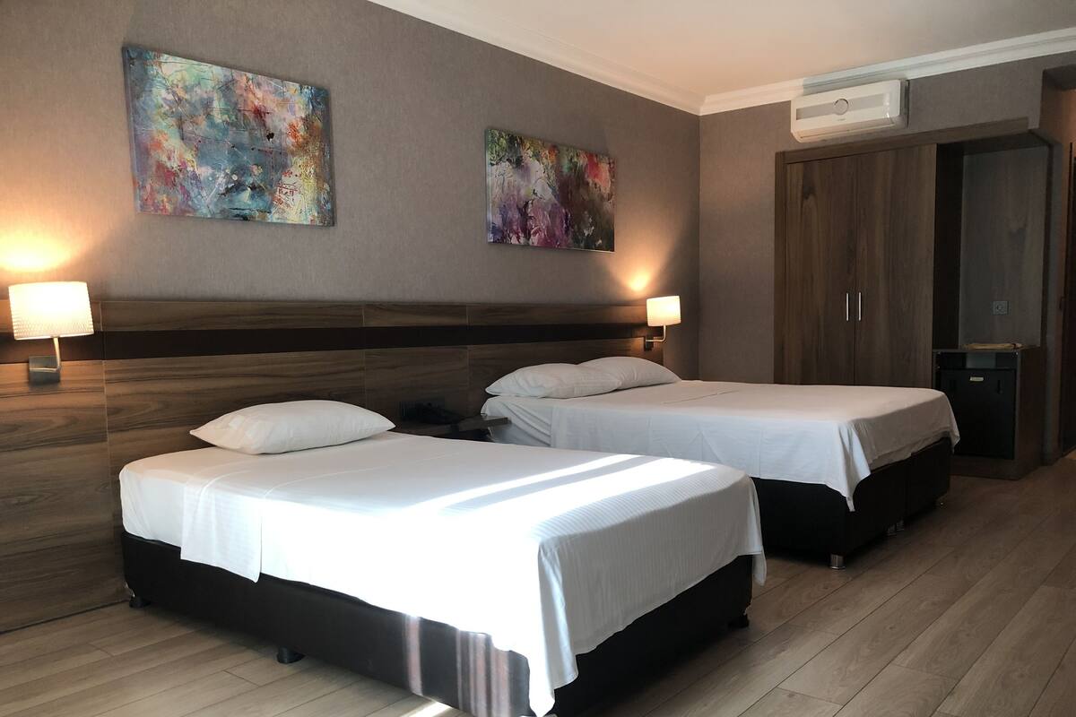 Rollaway beds, free WiFi