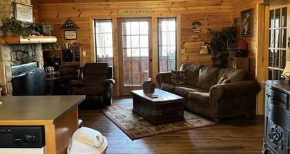 Viehättävä hirsimökki (Cabin Dreams)