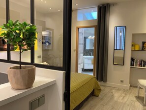 1 chambre, fer et planche à repasser, Wi-Fi, draps fournis