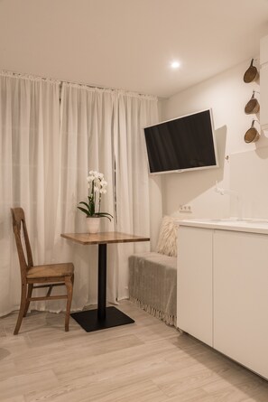 Apartamento City (Nr. 12) | Escritorio, cortinas opacas, tabla de planchar con plancha y wifi gratis