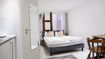 City-Apartment, 2 Schlafzimmer (Nr. 16) | Schreibtisch, Verdunkelungsvorhänge, Bügeleisen/Bügelbrett