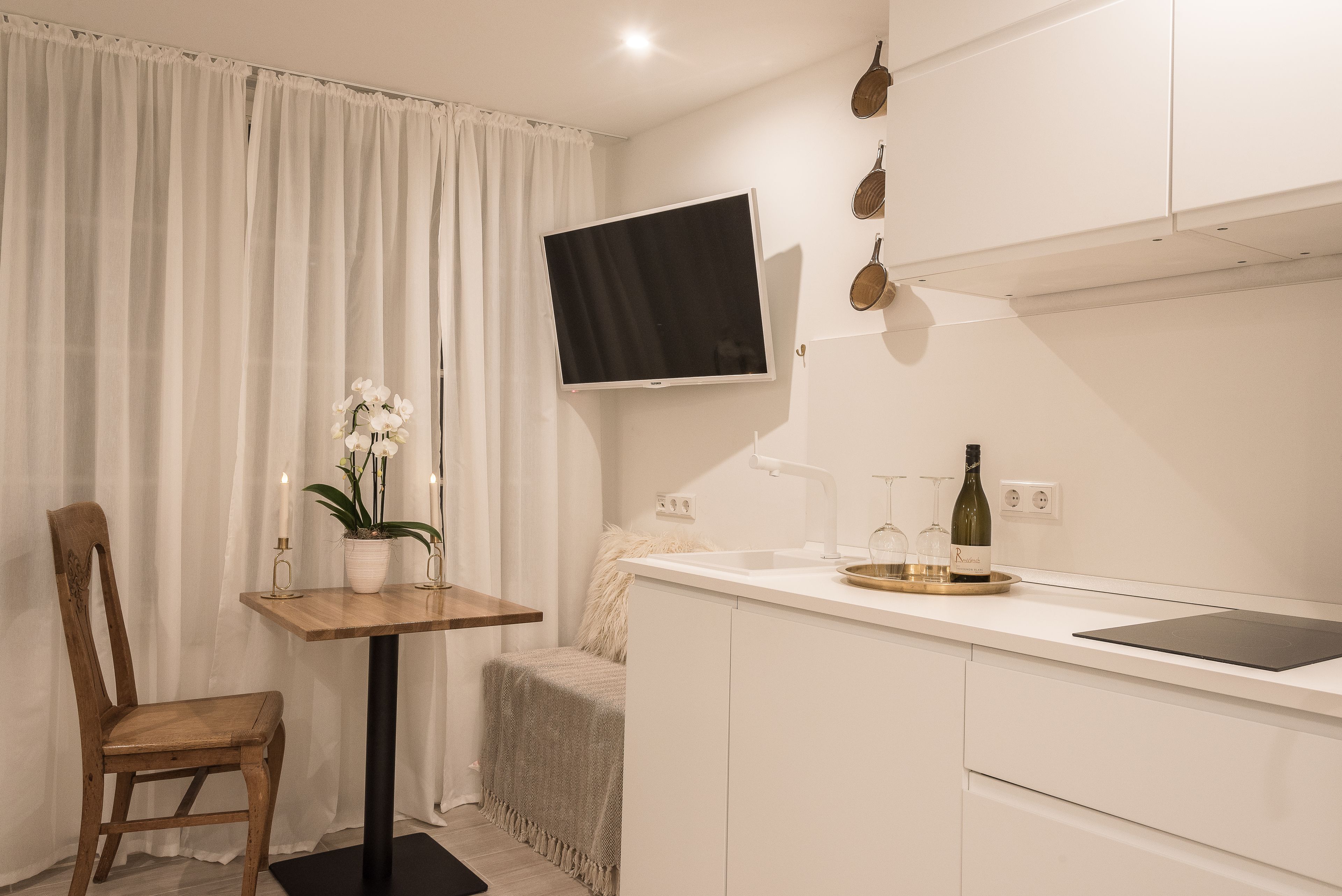 Apartemen Kota (Nr. 12) | Dapur pribadi | Lemari es, microwave, ketel listrik, dan pemanggang roti