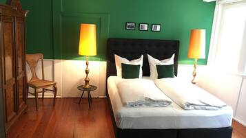 City Apartment, 4 Bedrooms (Nr. 17) | Desk, blackout curtains, iron/ironing board, free WiFi