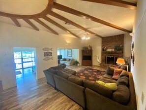 Téléviseur connecté, lecteur de DVD