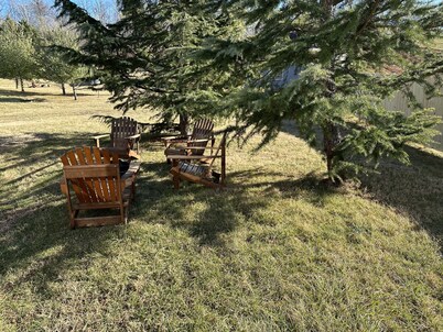 Hot Tub, Campfire Ring, Convenient Location, Large Groups!!