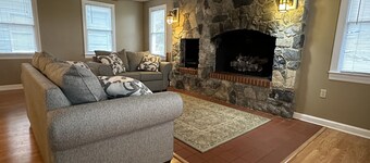 Hot Tub, Campfire Ring, Convenient Location, Large Groups!!