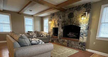 Hot Tub, Campfire Ring, Convenient Location, Large Groups!!