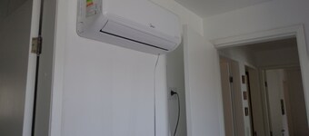  CURITIBA-CASA CON GARAGE, EN CONDOMINIO CERRADO.