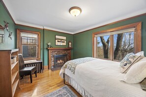 7 chambres, fer et planche à repasser, Wi-Fi, draps fournis