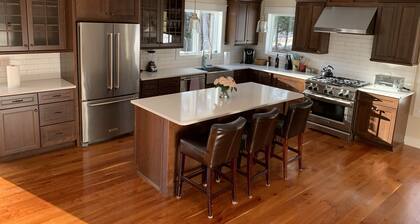 Stratton Ski Inn - Shuttle to ski - Golf course - Hot tub