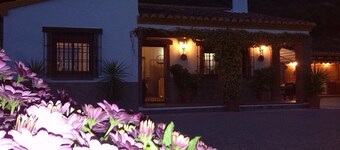 Ideal for families. Private swimming pool. Andalusian house. Very close to Malaga