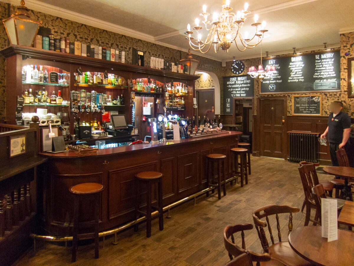 Bar (en la propiedad)