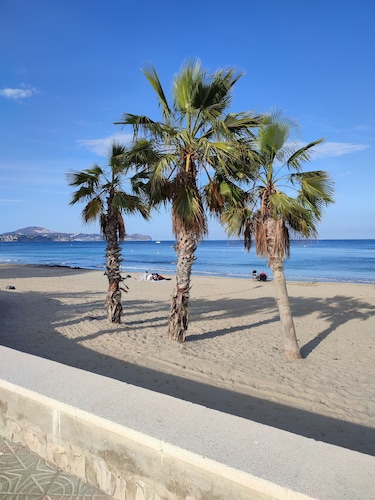 Apartment first line beach Calpe, Costa Blanca. License VT-483977-A