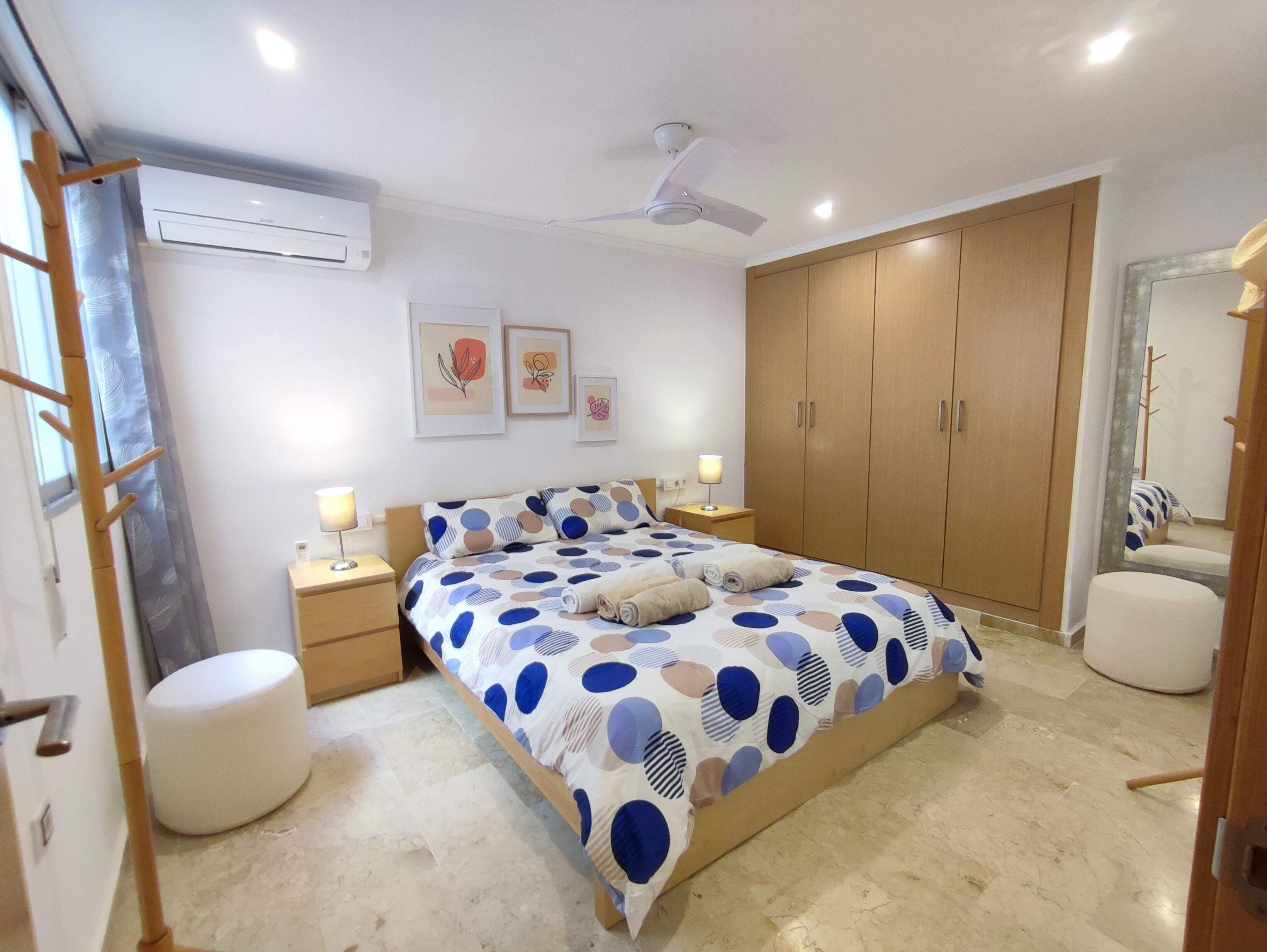 2 chambres, fer et planche à repasser, Wi-Fi gratuit, draps fournis