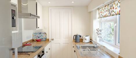 Réfrigérateur, micro-ondes, four, lave-vaisselle