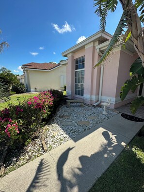 Property grounds - Villa Vera - Naples near to the beaches, large heated private pool (Naples)