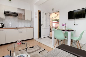 Family Apartment | Living area | Flat-screen TV - Apartments Viki (Trogir)