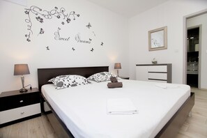 Room, Multiple Beds, Non Smoking, Beach View