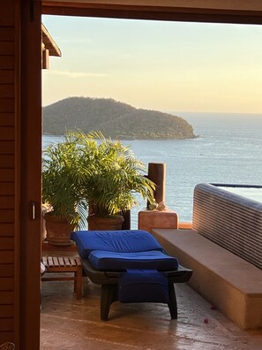 Terrace/patio - La Casa Que Ve al Mar te da la bienvenida en 2026! (Zihuatanejo)