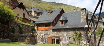 Bagneres de Luchon 5KMS st aventin barn renovated 3 ears 8 people