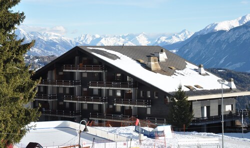 Spacious, comfortable apartment - at the foot of the slopes