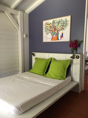 1 bedroom, iron/ironing board, travel cot, WiFi - Bohemian tropical cottage, homestay 5 minutes from the Diamant beach ... (diamant)