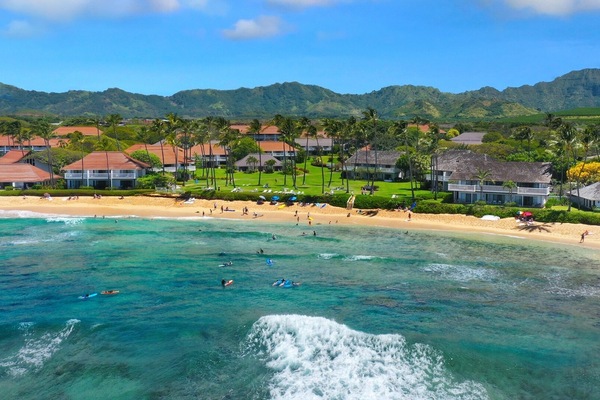 Beach nearby, sun loungers, beach towels