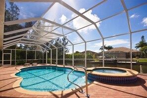 Piscine extérieure, piscine chauffée