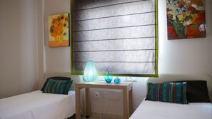 2 bedrooms, iron/ironing board, travel cot, free WiFi - PENTHOUSE APARTMENT STUNNING SEE VIEW TORROX NERJA MALAGA SPAIN (Torrox Costa)