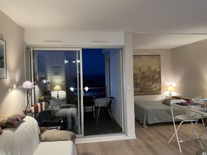 1 chambre, fer et planche Ă repasser, accĂšs Internet