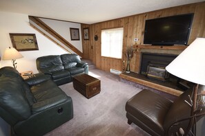Smart TV, fireplace, DVD player